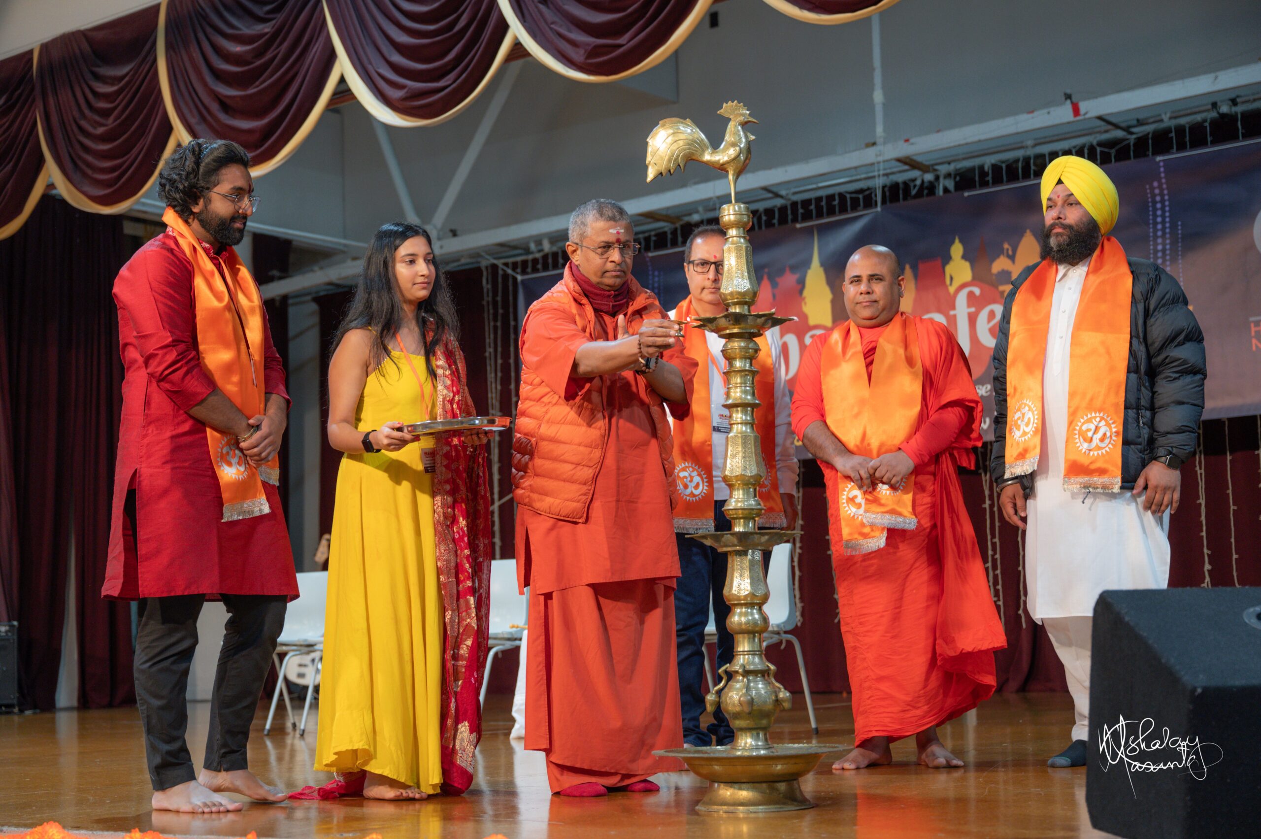 lighting of diya by representatives of dharmic communities