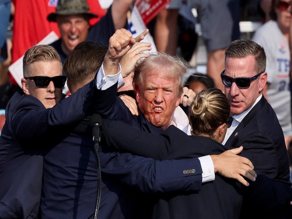 republican presidential candidate donald trump holds a campaign rally in butler