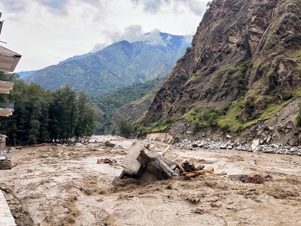 cloudburst causes flood like situation in kullu