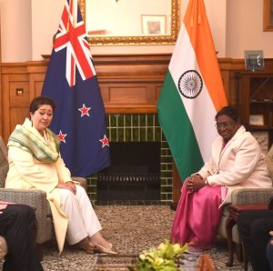 India’s Honorable President Droupadi Murmu received a traditional Māori welcome in Wellington, New Zealand. President Murmu is currently on a three-day official visit to the country. #DroupadiMurmu #NewZealand