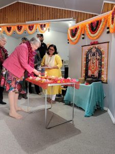 photo 1 dr margriet theron lighting the lamp