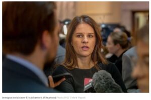 Government Set to Decide Future of Parent Residence Visas