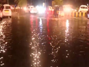 Mumbai: Waterlogging witnessed at Lokmanya Tilak Terminus due to heavy rainfall