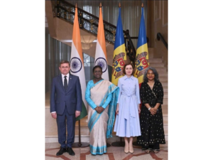 President Droupadi Murmu attends banquet hosted by Moldovan counterpart, interacts with Indian community