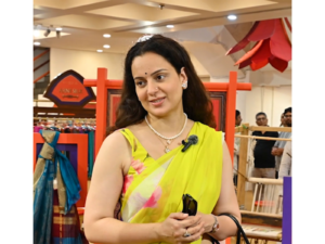 Kangana Ranaut visits Weaves of India Festival, appreciates India’s rich handloom heritage
